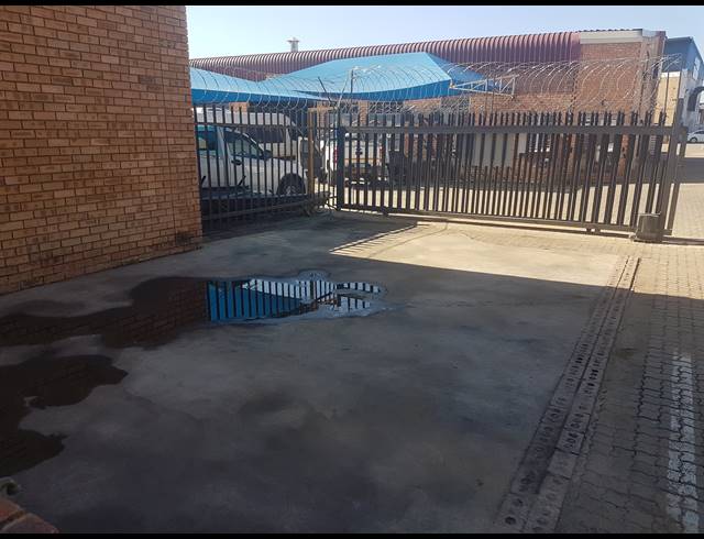 706M² WAREHOUSE SOLD IN WEST ACRES